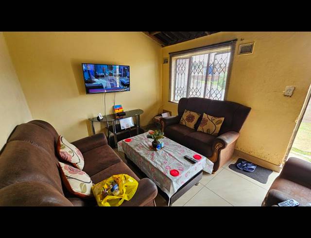 2 BEDROOM HOUSE FOR SALE IN UMLAZI K